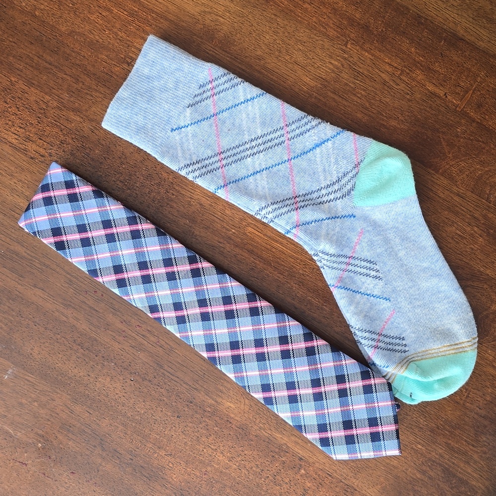 Boys Chaps tie matching socks